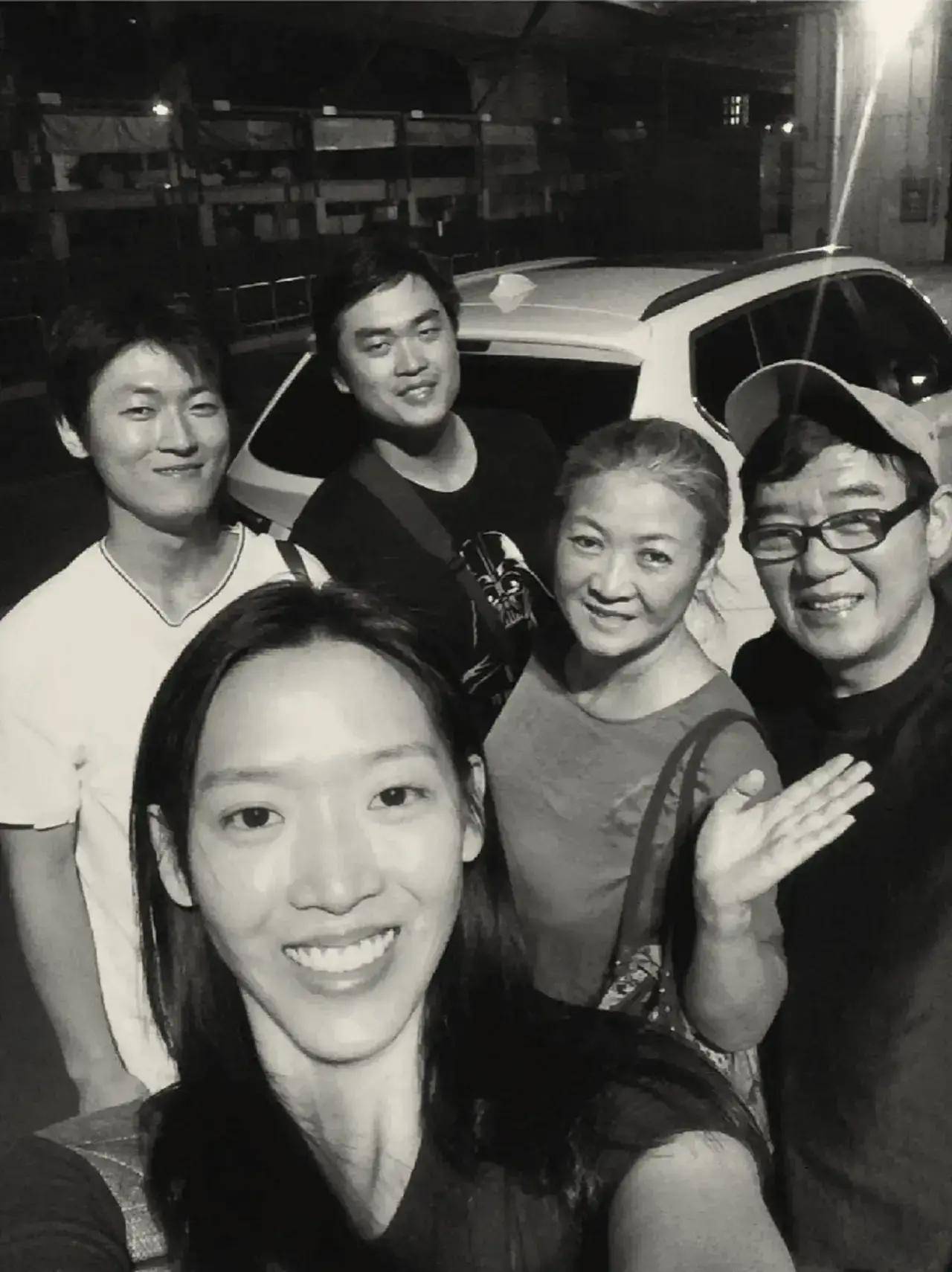 李立群的3个子女:女儿与黑人谈恋爱,大儿子扶不起,小儿子"消失"