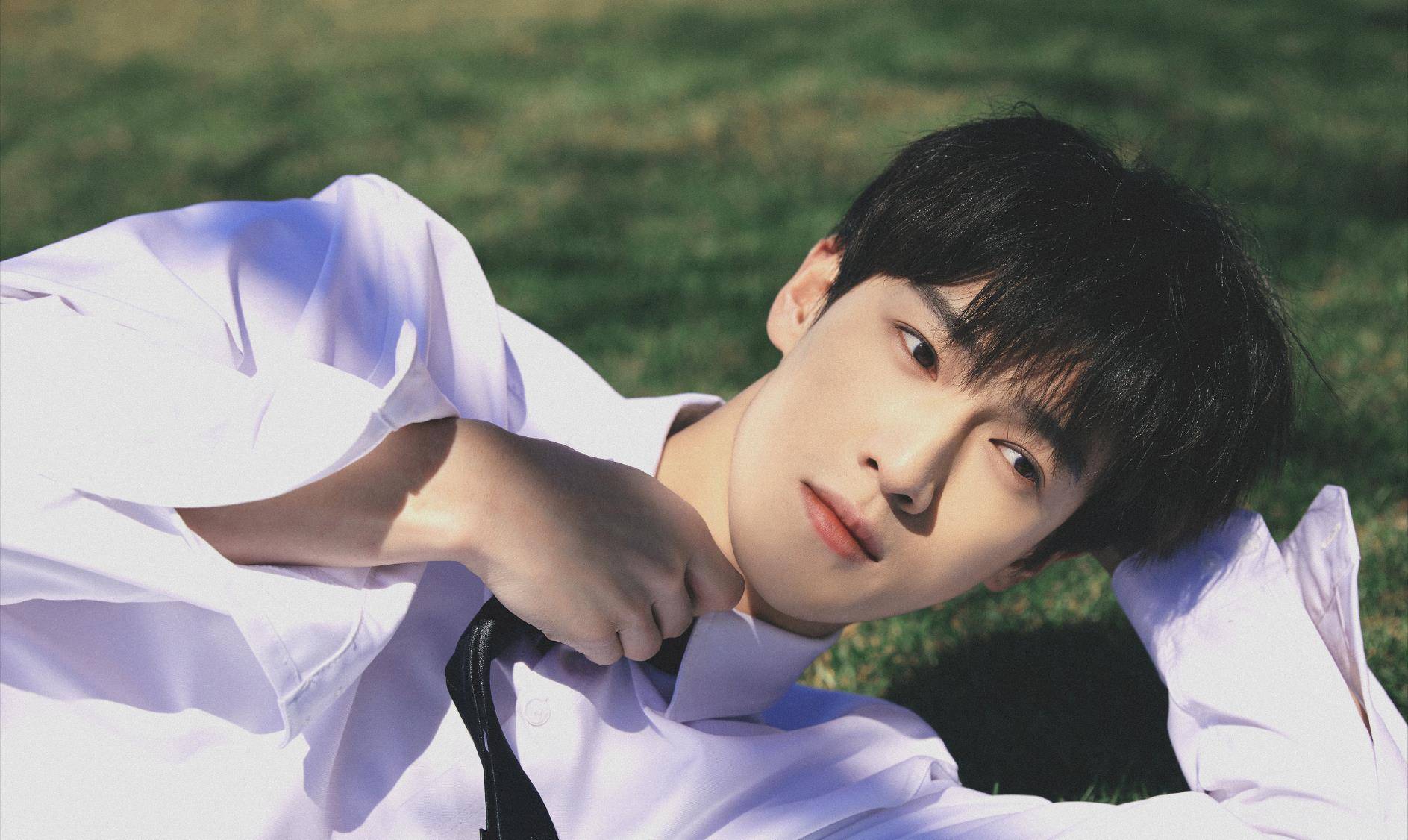 此次李昀锐在机场,除了他飞奔的行为容易让人误解以外,他的寸头造型也