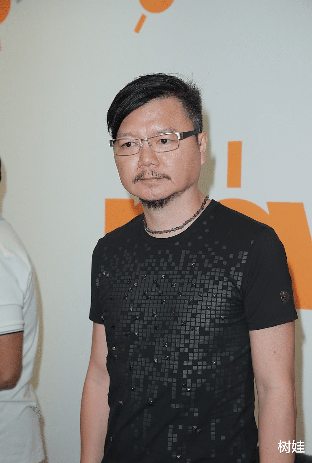 艾威离巢十年态度软化,称愿与tvb再合作,曾表态宁转行也不回巢_机会