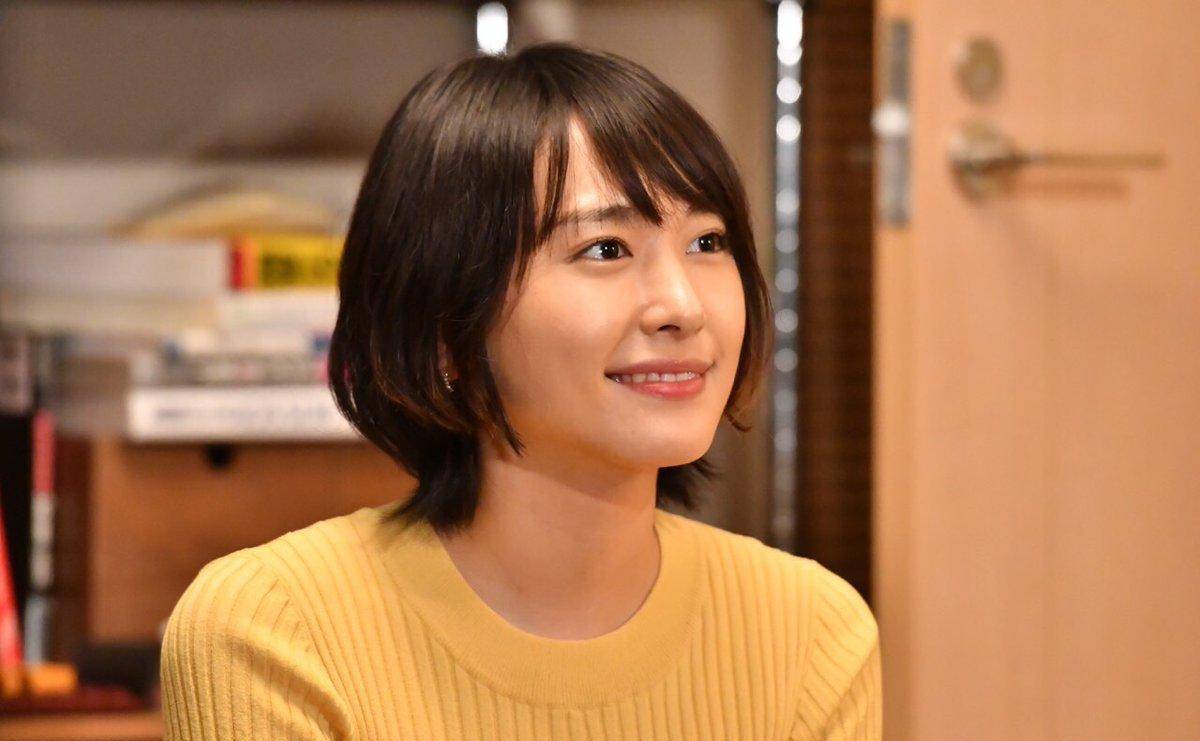 33岁新垣结衣嫁给40岁星野源:1米68高中毕业,凭什么娶到女神?