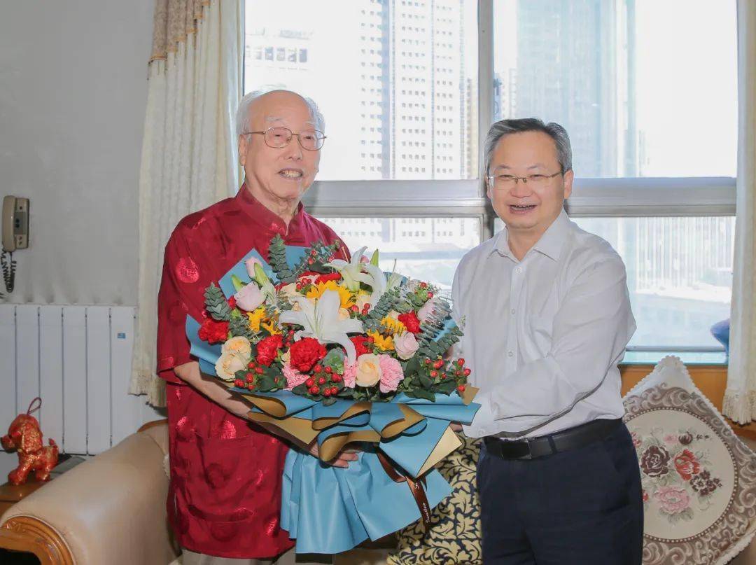 严鹏程副省长看望慰问国医大师姚希贤教授_中医药_传承_省政府