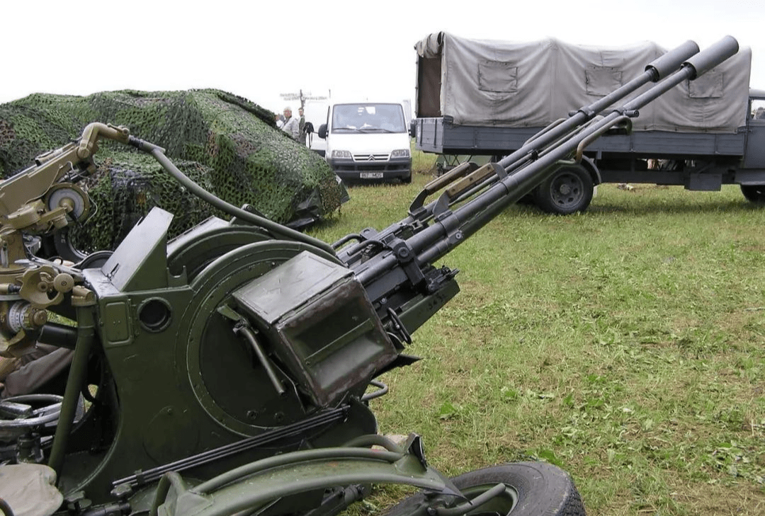 橫掃一切的58式雙聯裝高射機槍,解放軍最強的步兵收割機_式高射機槍