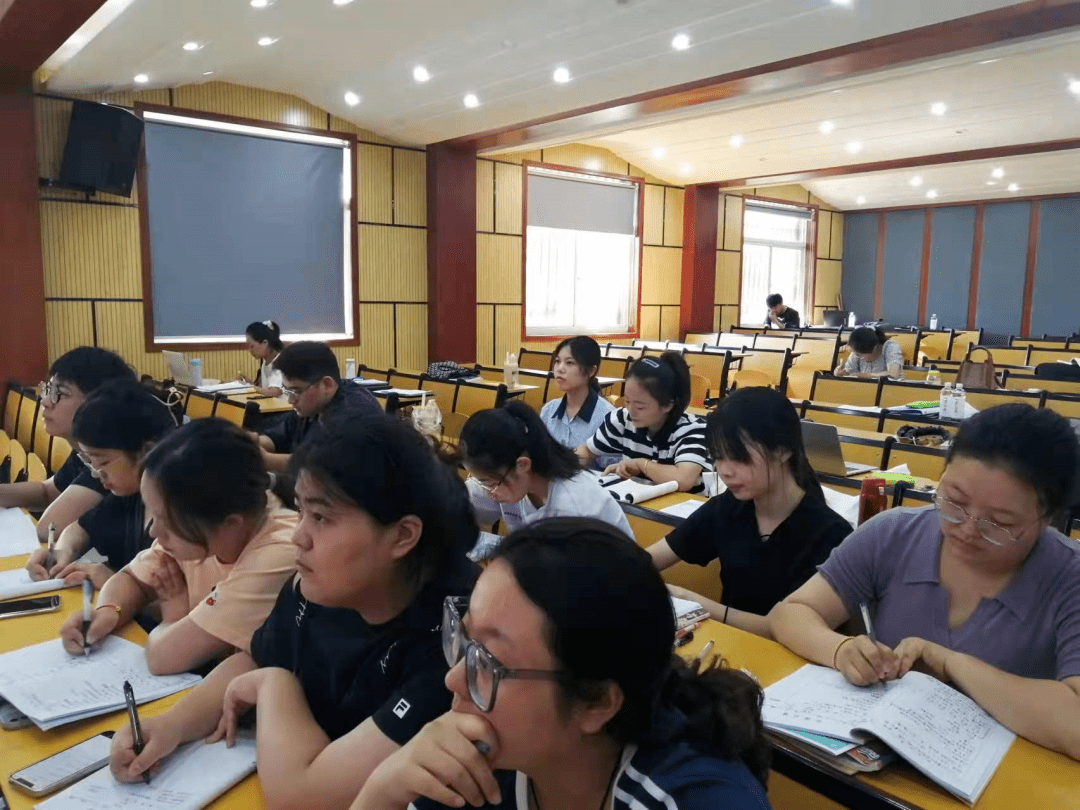 薪火相传续弦歌,奋楫扬帆向未来——射阳县实验初中举行新青教师暑期