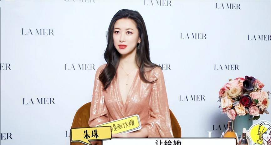 要知道,拉波背后不仅有意大利百年家族阿涅利家族的支持2012年,朱朱与