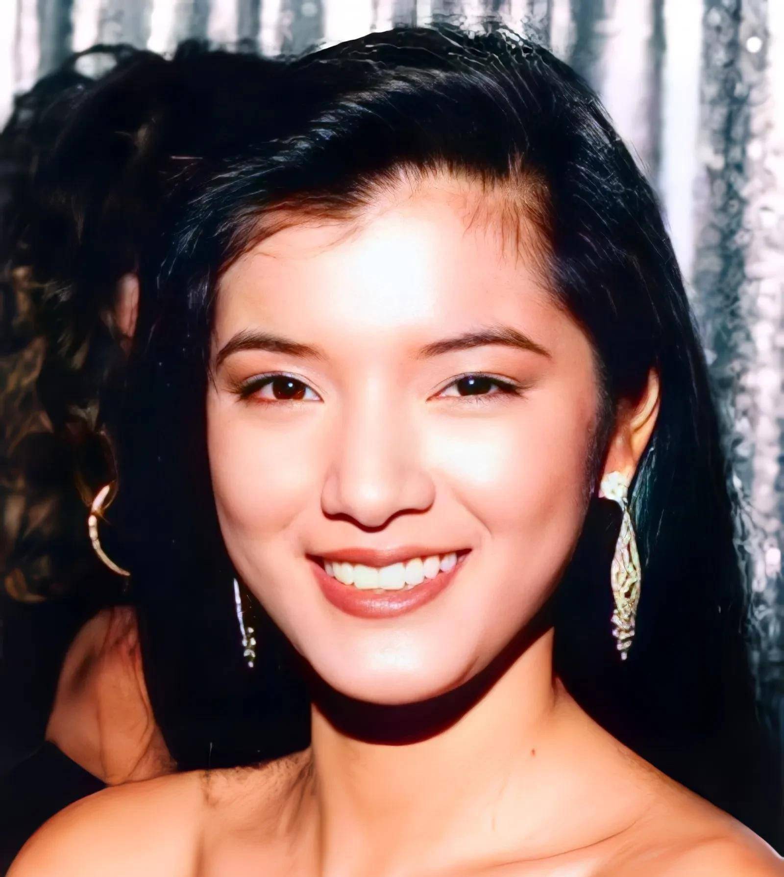 穿出了惊艳,拥有华人血统的她,走出了不同的星路_蝎子王_胡凯莉_因为