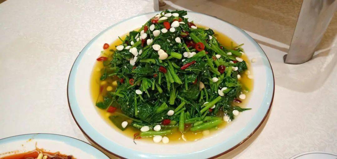 旬邑喜菜,是一种全家福式烩菜.