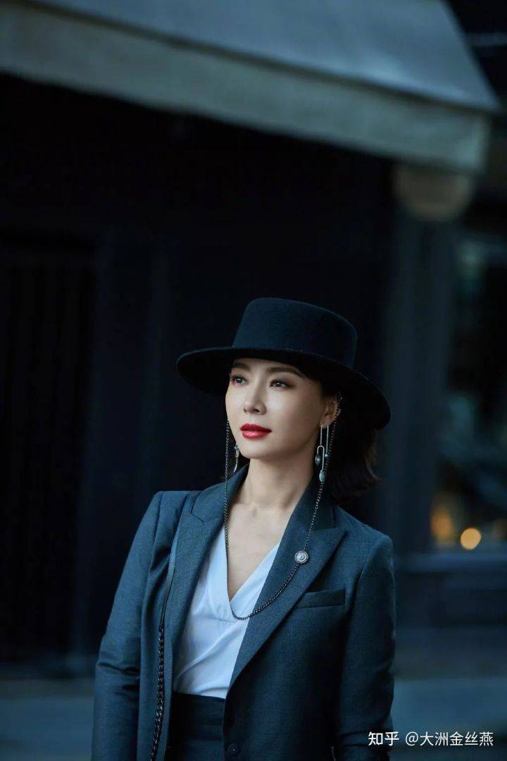 优雅,风韵,性感,霸气"的陈数,人到中年的演艺之路_人物奖_角色_陈佳影