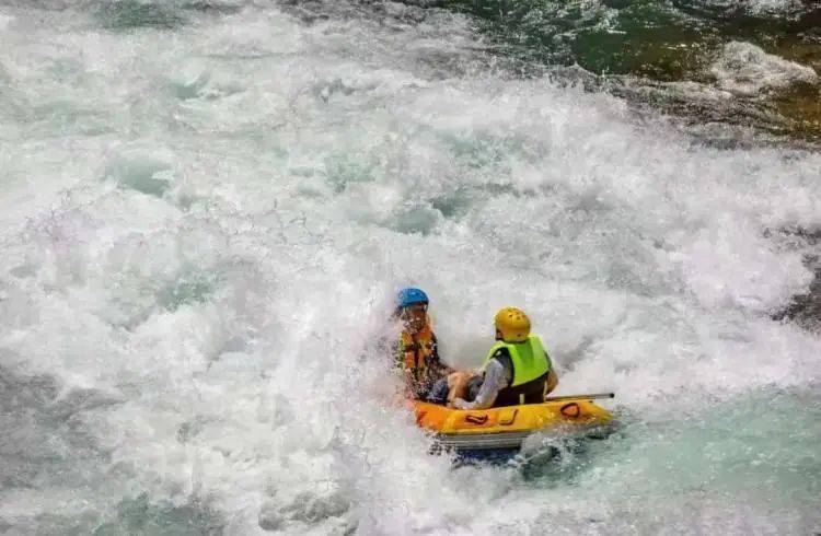 阳朔龙颈河漂流双人门票