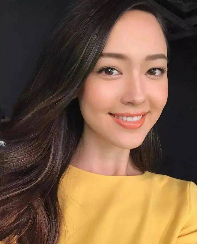 颜好气质佳,这位24岁新加坡混血模特真的是美炸了!