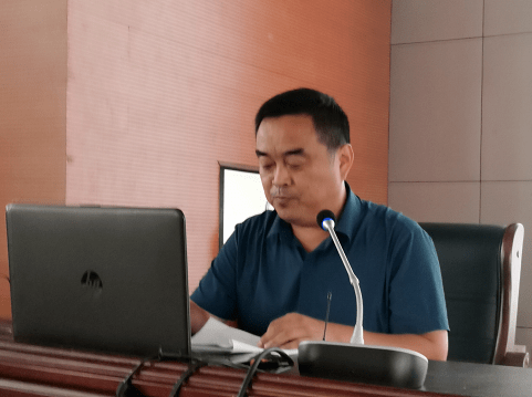 濮阳市第三中学一直重视阅读,不仅要求学生读书,更提倡老师们读好书