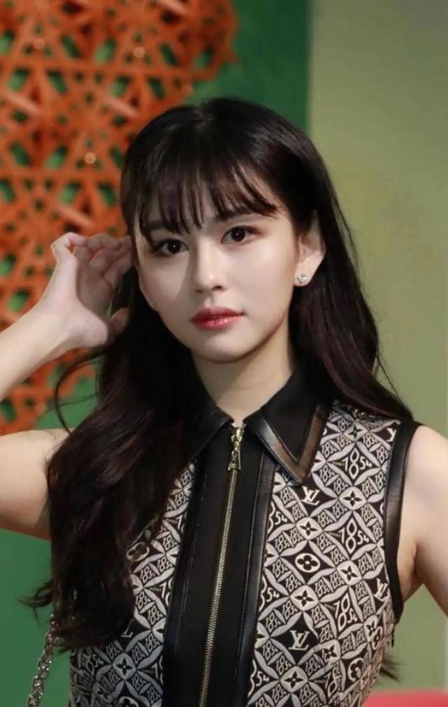 邱淑贞女儿颜值超高,肤白貌美真"白富美",吊打其他星二代_沈月_时尚