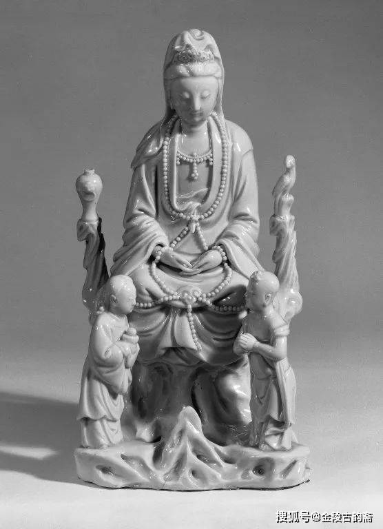 最美中国白”拍出1633万天价，国宝级德化白瓷观音坐像鉴赏_cm_何