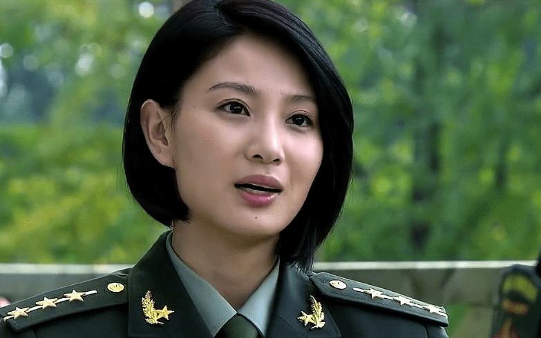 脫下軍裝美成這樣,終於明白謝楠的擔心不是多餘的_侯夢莎_軍旅_電視劇