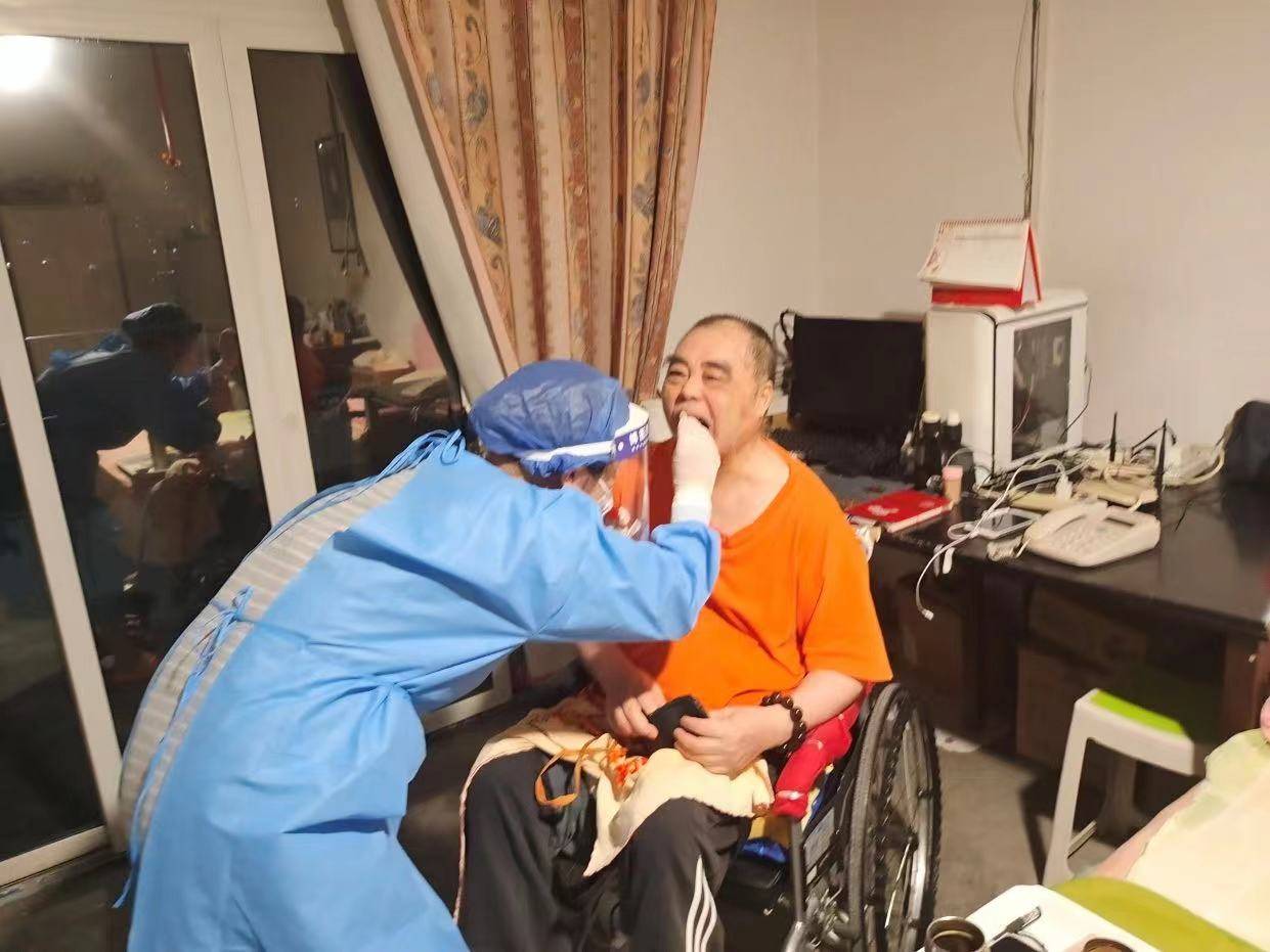 重庆颐宁医院:挺身勇当抗疫先锋 托起百姓健康希望_核酸_社区_居民