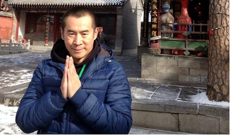 所以于莉红在她丈夫的推荐下加入了这个团体.