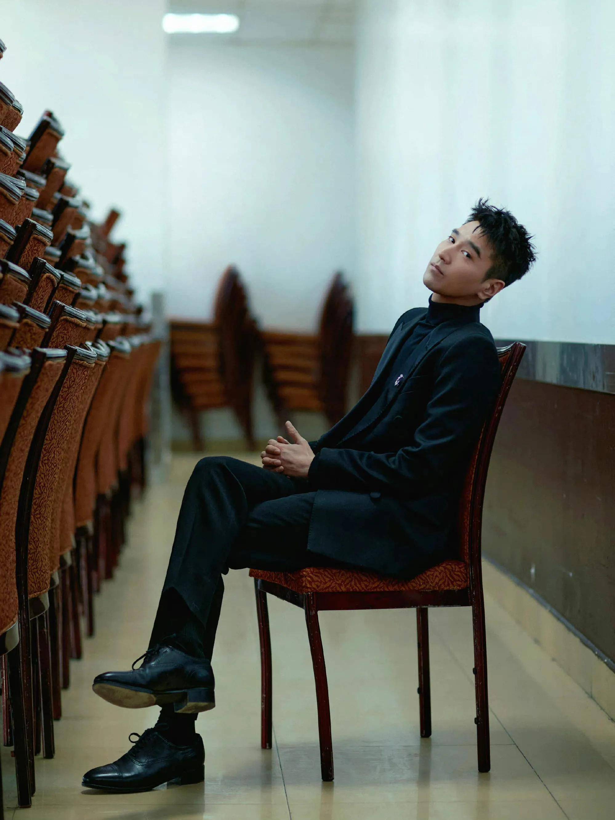 赵又廷赵又廷是在三生三世里认识的他第一眼以为他是一个新人甚至