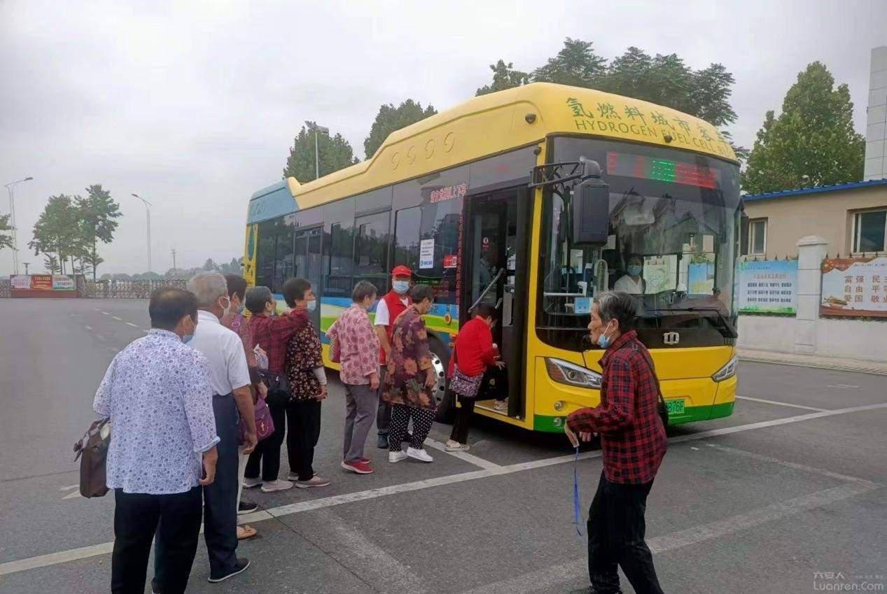 六安18路公交车换新车了!