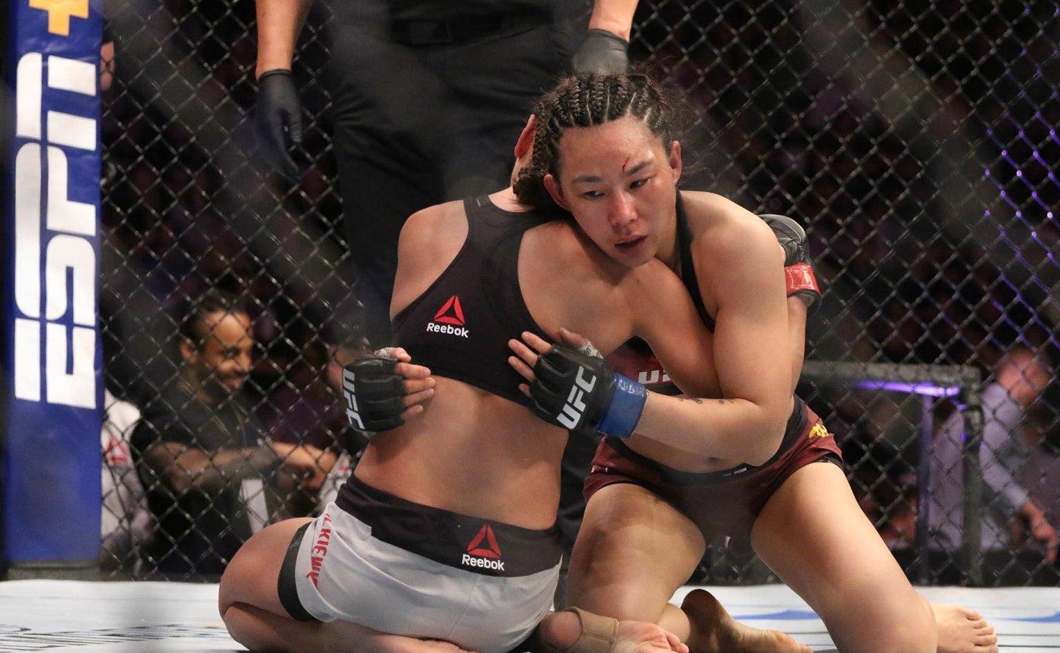 闫晓楠自称比张伟丽更漂亮更有冠军相,专家:她技术全面但没重拳_中国