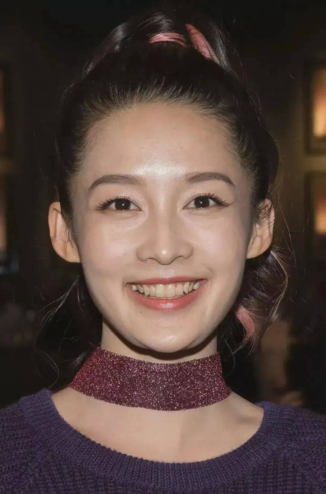 满脸痘,大肚腩,皱纹多,看完这些明星的生图,我突然不焦虑了_刘浩存