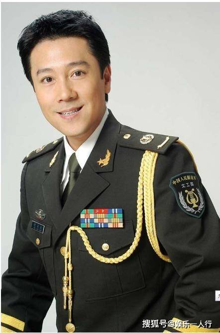 上春晚舞台,被富婆倒追8年多才结婚,今婚姻低调幸福_蔡国庆_秦娟_父亲