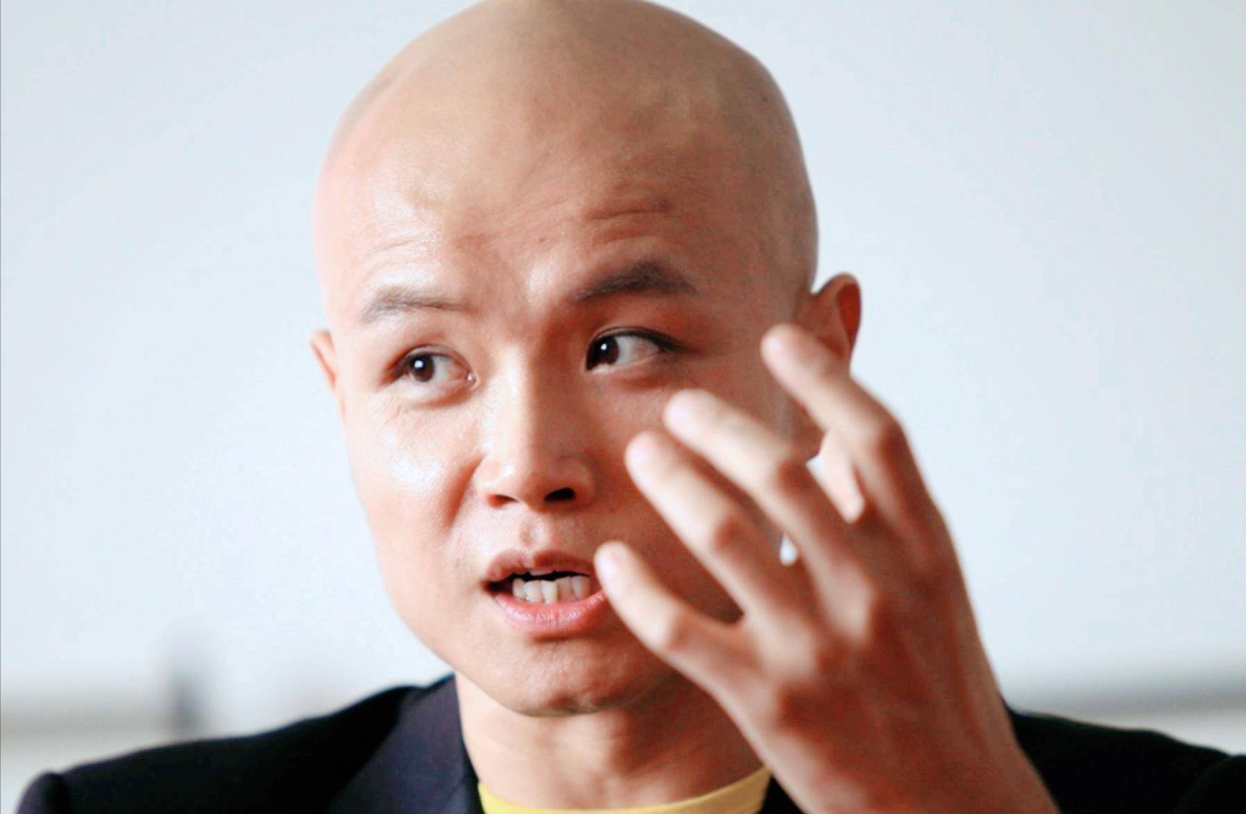 "光头导师"乐嘉的堕落史,节目上脏话连篇,气得金星愤然离场_孟非_生活