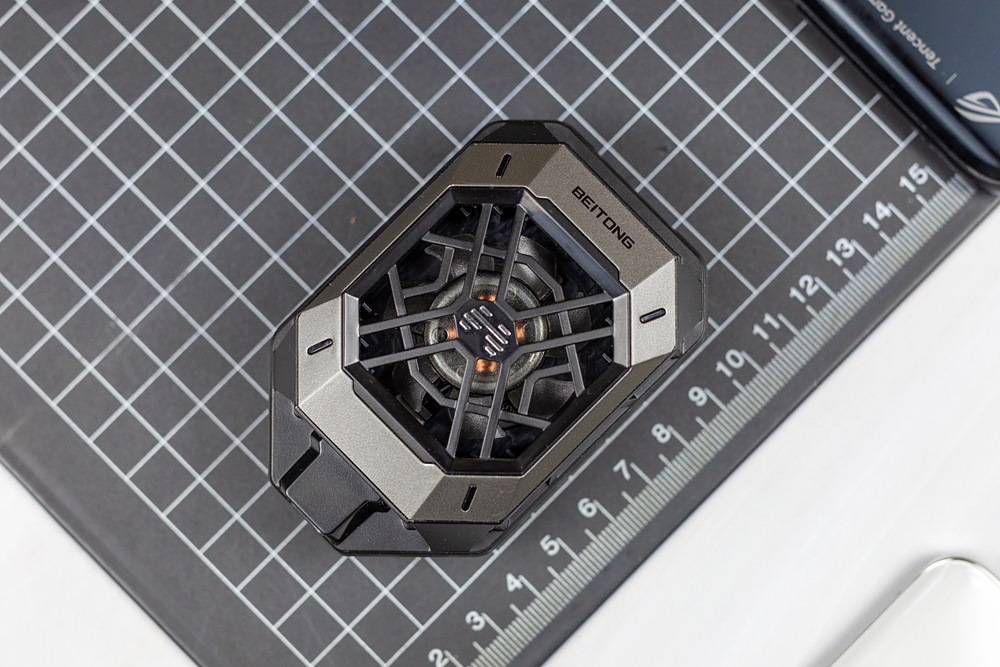 北通千机寒散热器,三档智能控温,让你的手机迅速“退烧”