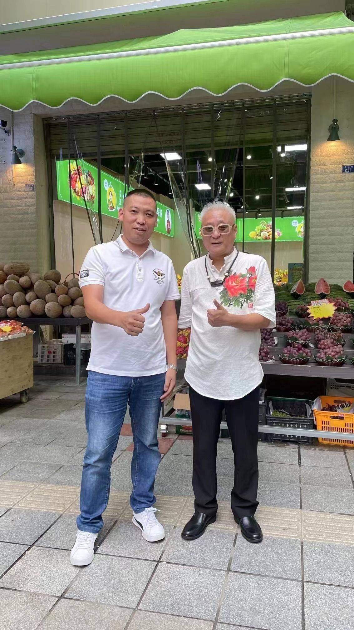 在巴蜀地带,有着这样一个家喻户晓的笑星,那就是王宝器_果园_陈惠敏