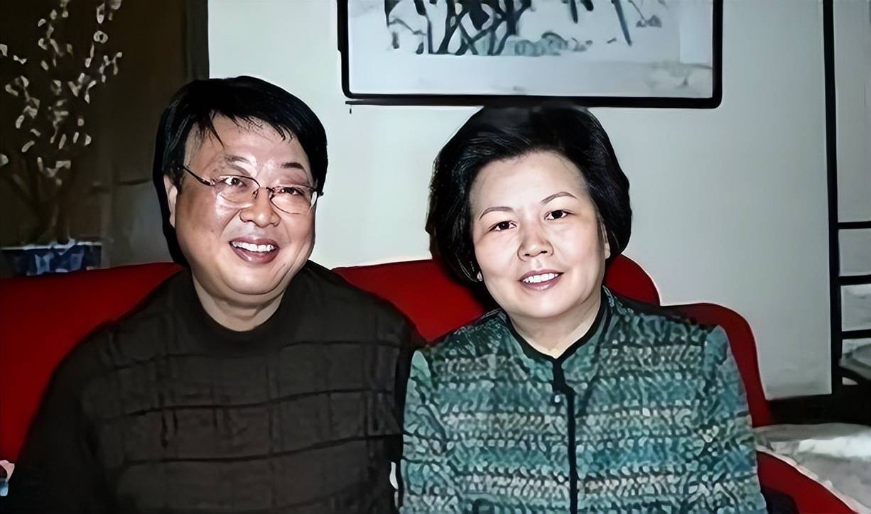 央视主持邢质斌:与丈夫恩爱48年,搭档罗京去世后,才申请退休_朴赞宏
