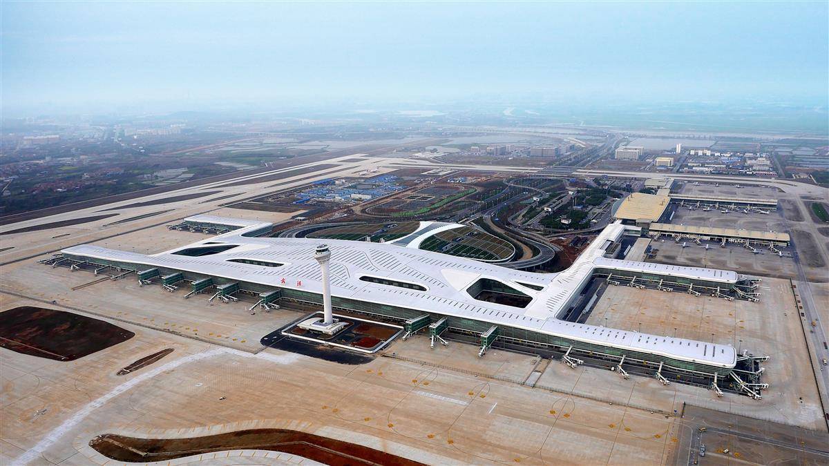 【非凡十年·数说湖北】机场数量翻一倍 吞吐能力增三倍 湖北航空运输
