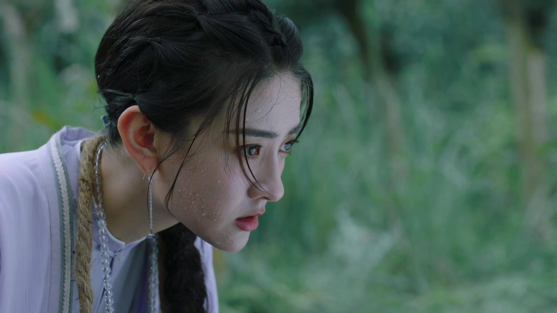 相比之下,邢菲饰演的程灵素压力倒不大.