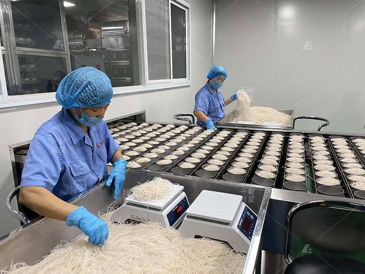 自动化方便粉丝生产线,加工多样化的粉饼团_产品_速食_酸辣粉