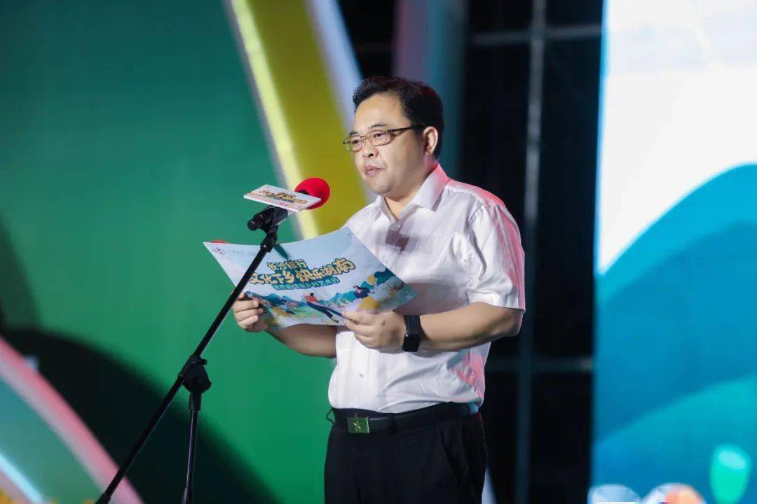 新化县县委书记李铁雄致辞长沙银行党委副书记,行长唐力勇致辞8月30日