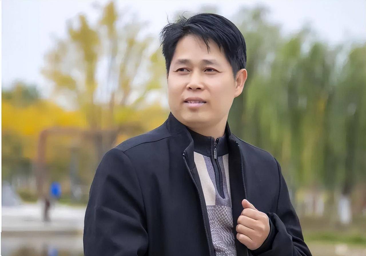 黄馨胜山水画,细腻温婉,意境幽远_树木_创作_中华国际