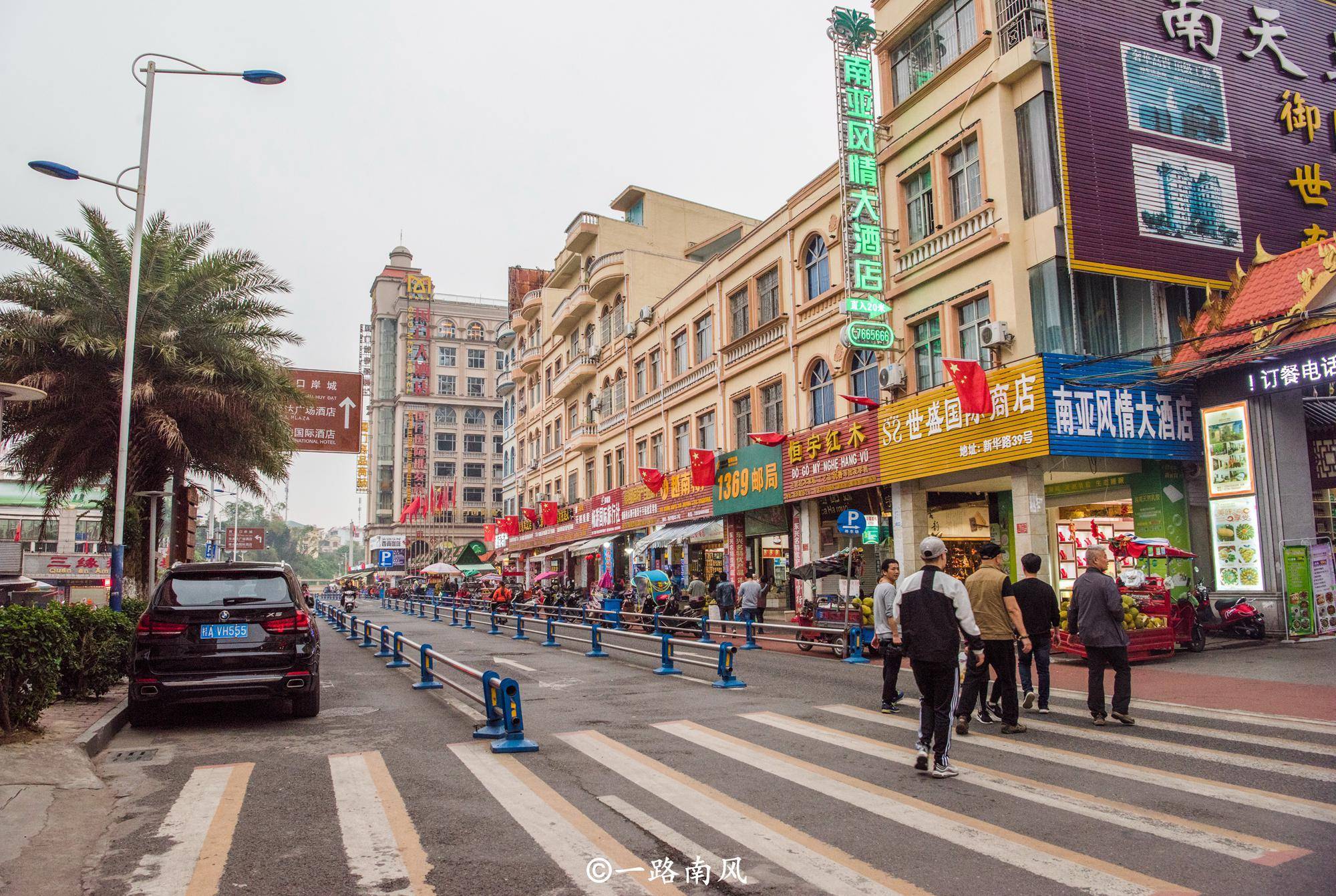 中越交界有座东兴市，虽然在广西，但当地人却讲粤语，旅游热度高
