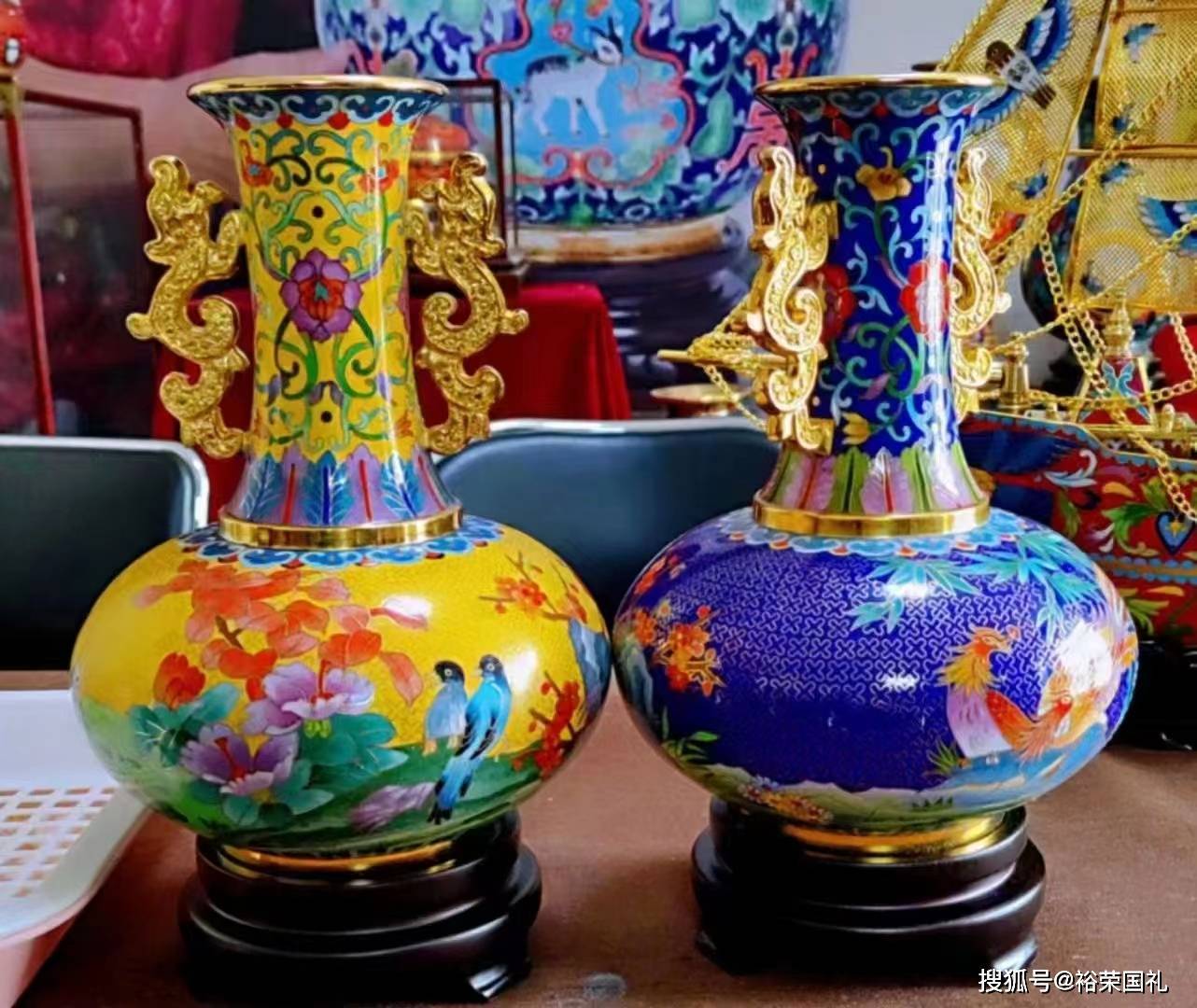 未使用　美品　七宝焼　景泰藍　中国美術工芸品　花瓶　壺　花器　インテリア