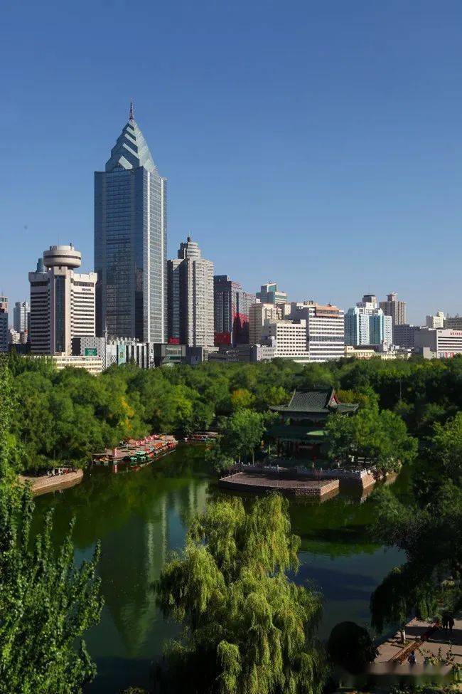 乌鲁木齐市人民公园_鉴湖_纪晓岚_新疆