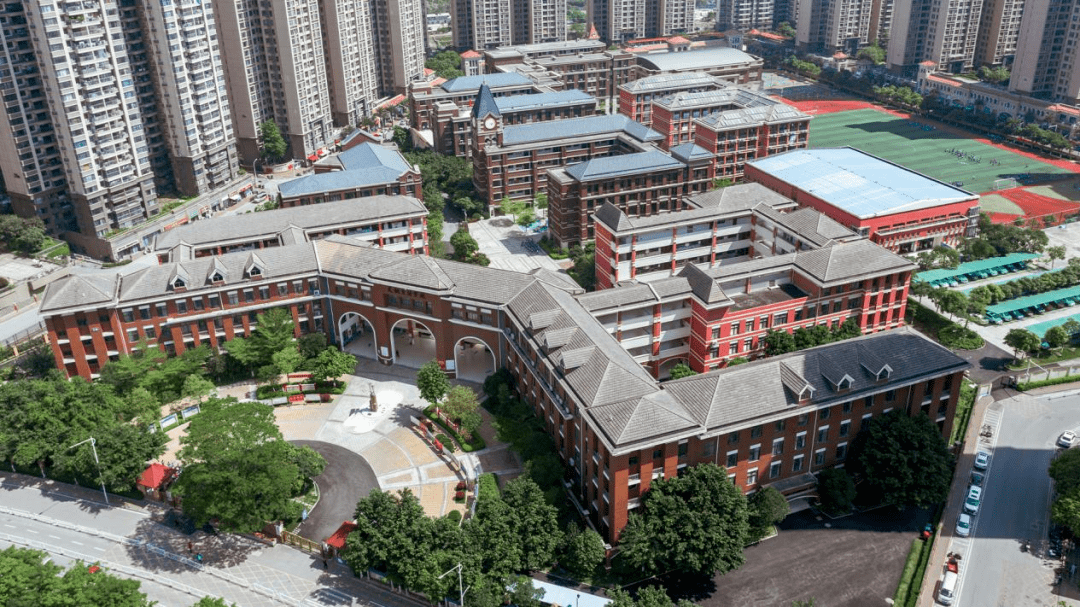 孩子教育问题最大,所以天桃实验学校嘉和城分校已经开学9年了,还有10