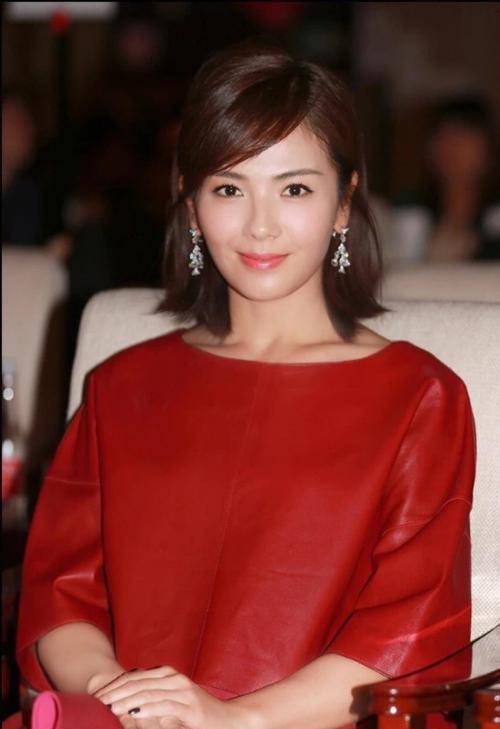 哥哥们不再耍帅,主持人刘涛近几年为什么这么浮夸?_角色_精英_形象
