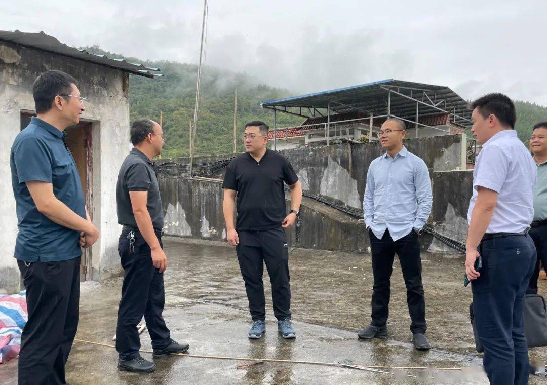 县领导深入龙溪 福田 官阳调研地灾防治 产业发展等工作_付嘉康_群众