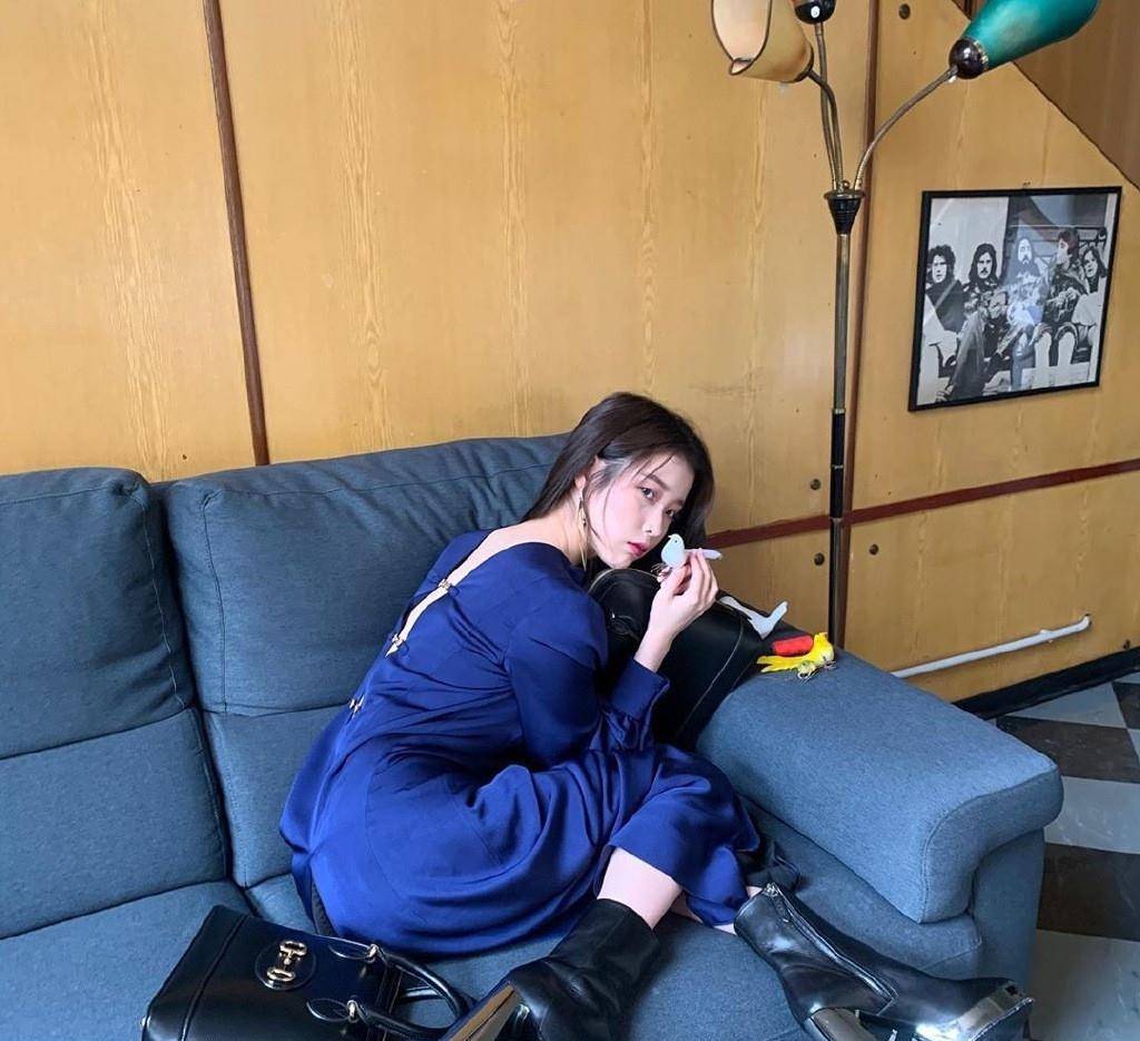 长t配短裤秀美腿,是甜系小仙女没错了_印花_时尚_设计