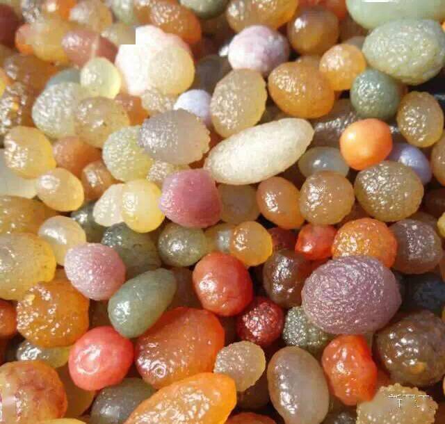 身价惊人的戈壁葡萄干玛瑙_大自然_饰品_投资价值