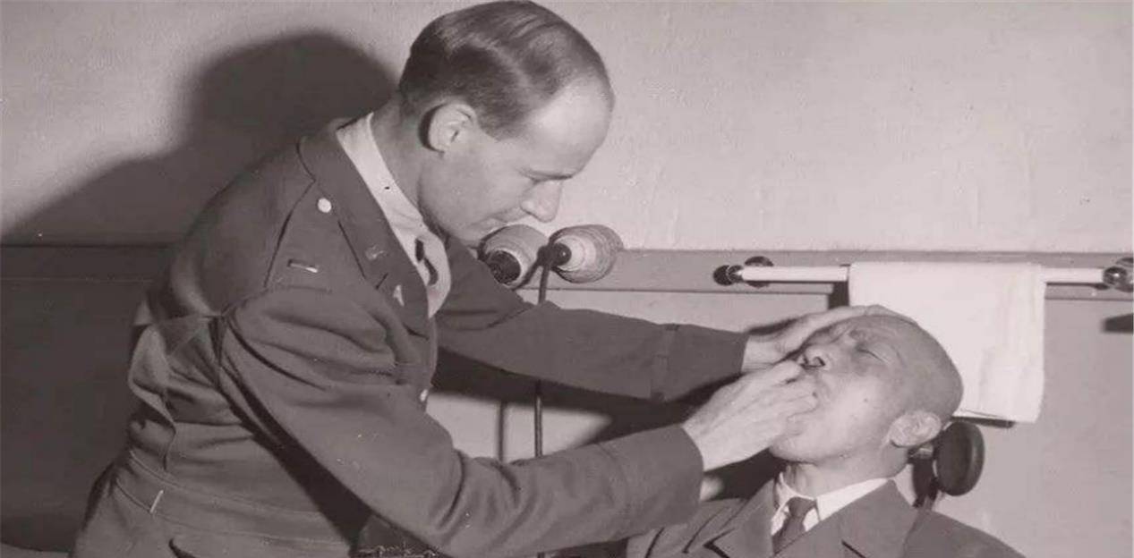 直击东条英机绞刑现场:绞刑台上苦苦挣扎12分钟,死后被美军焚尸_日本