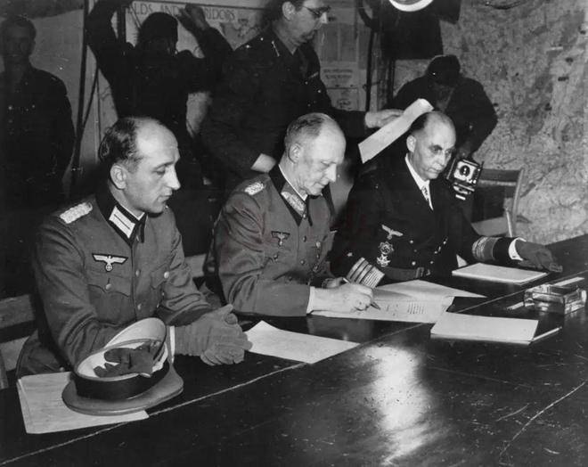 代表纳粹签署投降书的三名将军结局如何？1945年5月7日德国投降
