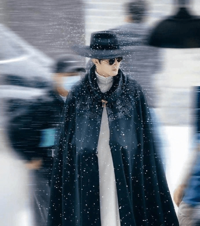 《鬼吹灯》里的神选角,非鹧鸪哨高伟光莫属,新剧要演"吸血鬼"_盗墓