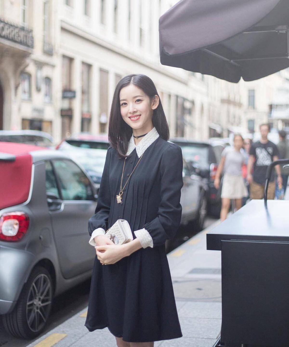 章泽天颜值翻车?