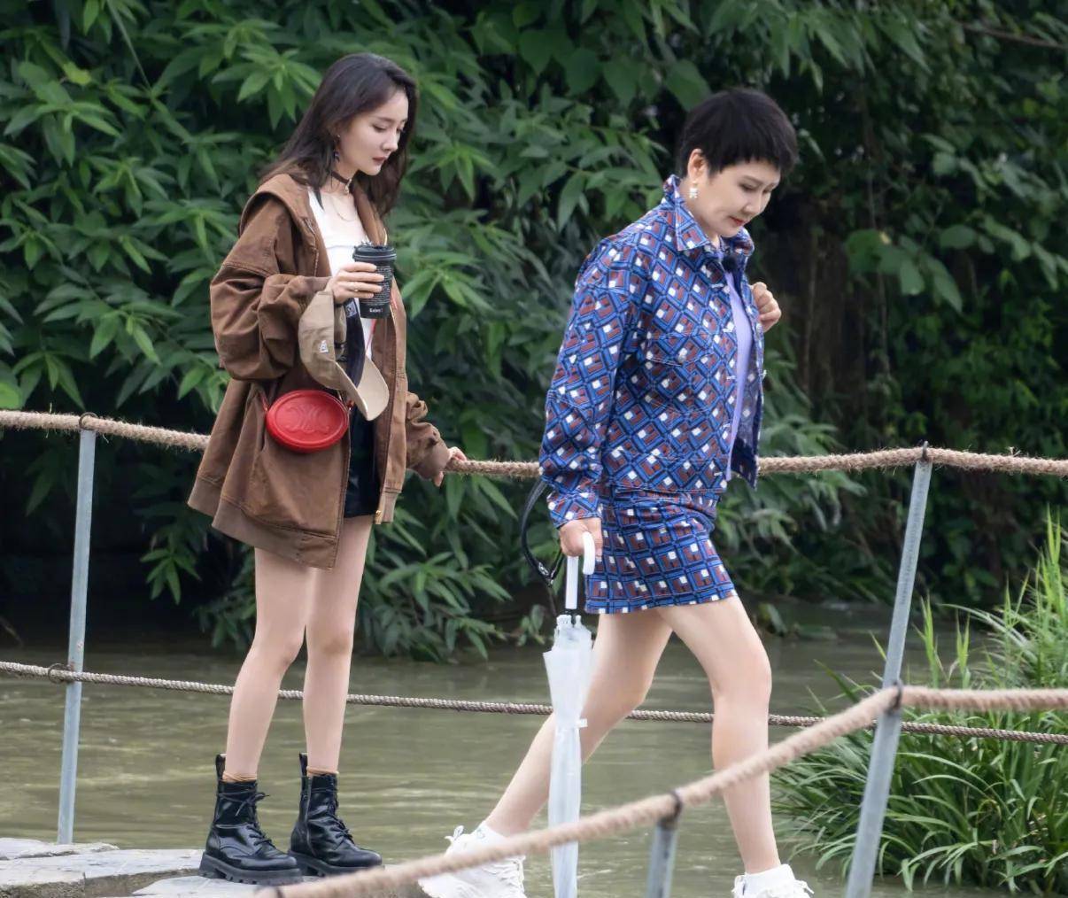 《花儿与少年》中的张凯丽有一个完全不输给杨幂的身材,赵今麦_节目组