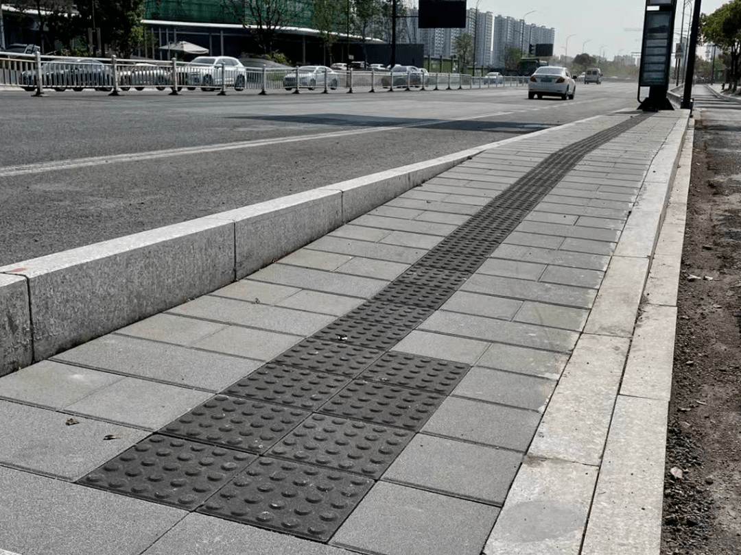 15条道路无障碍环境展新颜_通惠_大道_改造