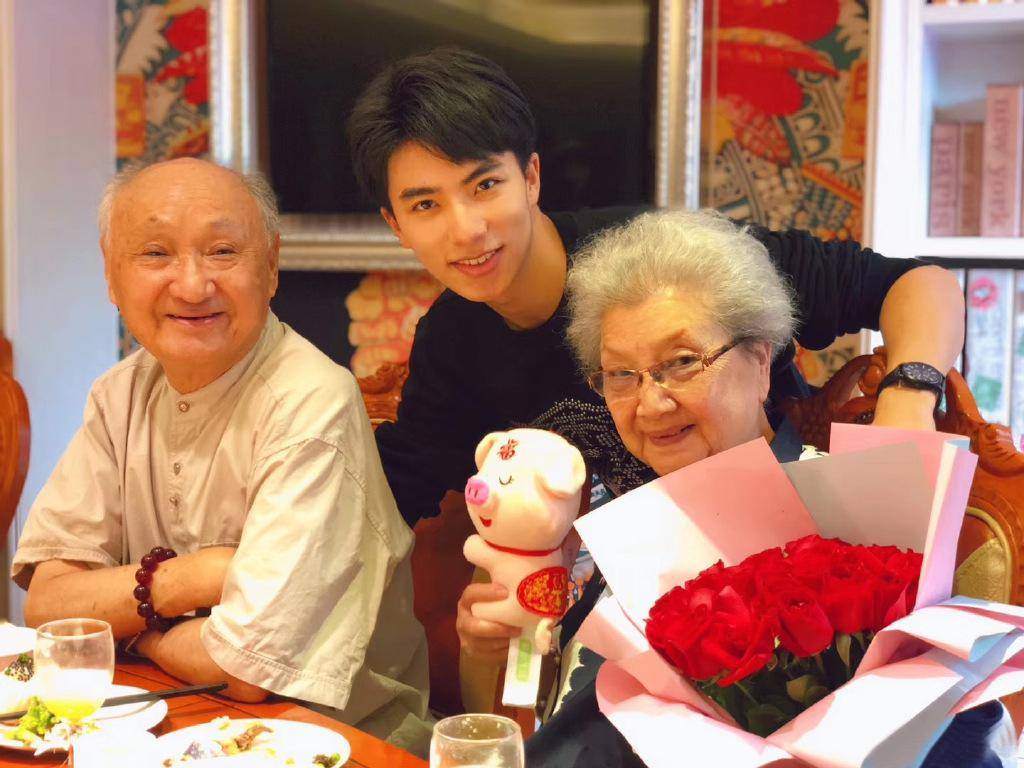 京剧名家童祥苓:台上风光台下落难,开面馆给下岗儿子办婚礼_张南_上海