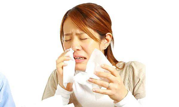 【健康知识进万家】夏秋更迭鼻先知,换季鼻炎该咋治?_鼻腔_症状_治疗
