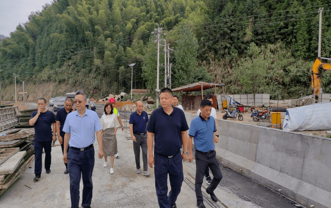 刘向伟调研s211,s566郴仰旅游公路建设情况_施工_交通运输局_属地